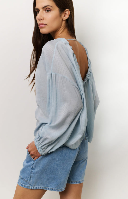 Luchtige top met crinkle stof en open rug